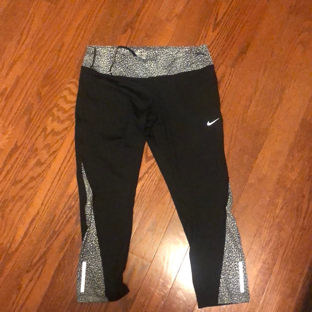 Nike cropped leggings